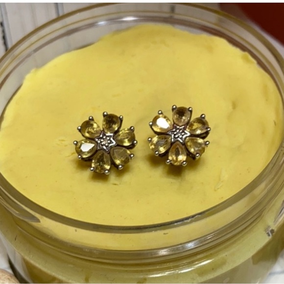 I’m with Elizabeth Taylor, I love my pieces and I’m willing to share - Picture 6 of 9